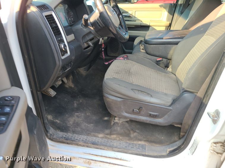 image for item MJ9305 2012 Dodge Ram 2500  Crew Cab flatbed truck