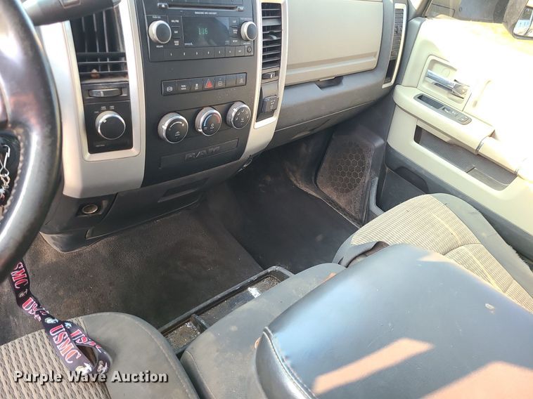 image for item MJ9305 2012 Dodge Ram 2500  Crew Cab flatbed truck