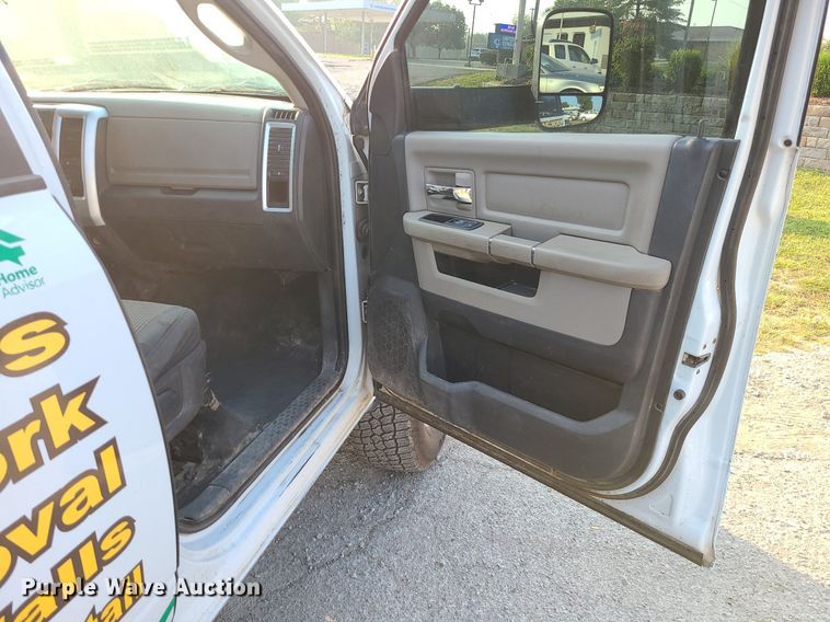 image for item MJ9305 2012 Dodge Ram 2500  Crew Cab flatbed truck