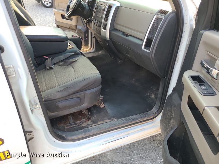 image for item MJ9305 2012 Dodge Ram 2500  Crew Cab flatbed truck