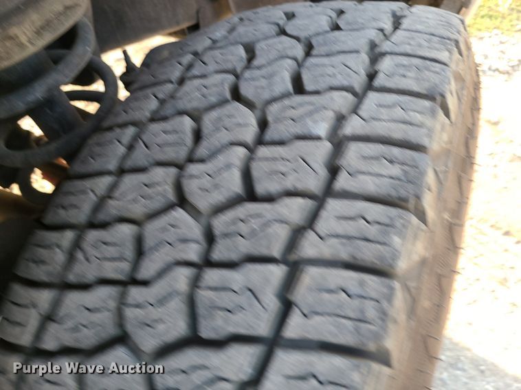 image for item MJ9305 2012 Dodge Ram 2500  Crew Cab flatbed truck