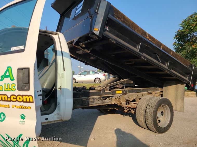 image for item MJ9306 2004 Ford F550 Super Duty  dump truck