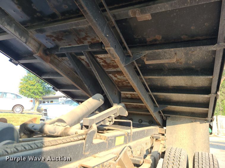 image for item MJ9306 2004 Ford F550 Super Duty  dump truck