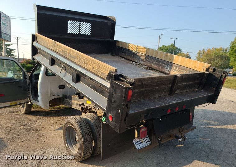 image for item MJ9306 2004 Ford F550 Super Duty  dump truck