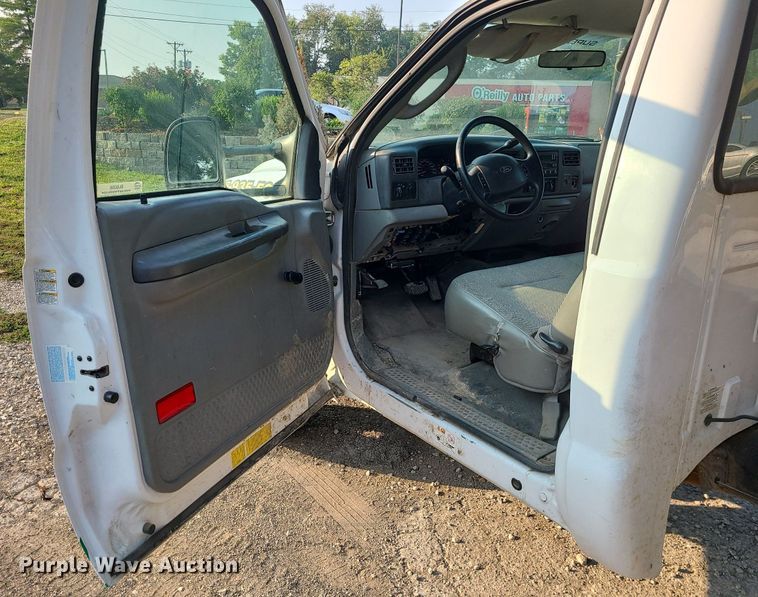 image for item MJ9306 2004 Ford F550 Super Duty  dump truck