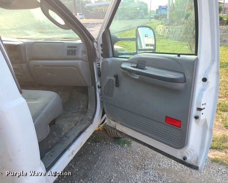 image for item MJ9306 2004 Ford F550 Super Duty  dump truck