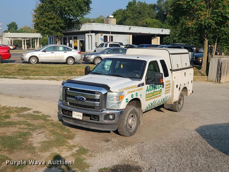 image for item MJ9307 2011 Ford F250 Super Duty XLT  SuperCab utility bed pickup truck