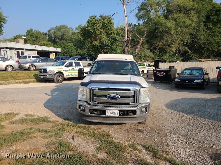 image for item MJ9307 2011 Ford F250 Super Duty XLT  SuperCab utility bed pickup truck