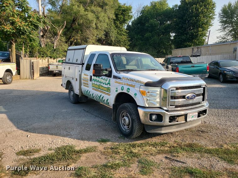 image for item MJ9307 2011 Ford F250 Super Duty XLT  SuperCab utility bed pickup truck