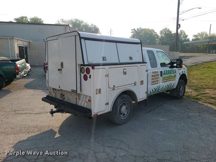 image for item MJ9307 2011 Ford F250 Super Duty XLT  SuperCab utility bed pickup truck