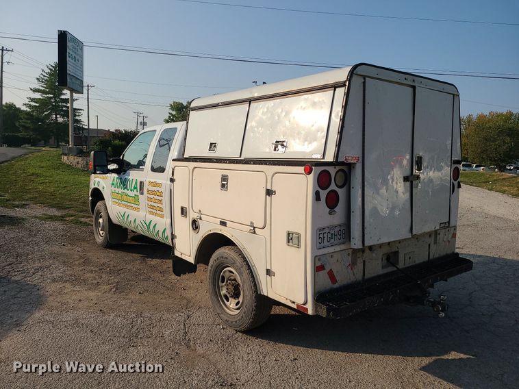 image for item MJ9307 2011 Ford F250 Super Duty XLT  SuperCab utility bed pickup truck