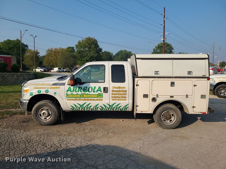 image for item MJ9307 2011 Ford F250 Super Duty XLT  SuperCab utility bed pickup truck