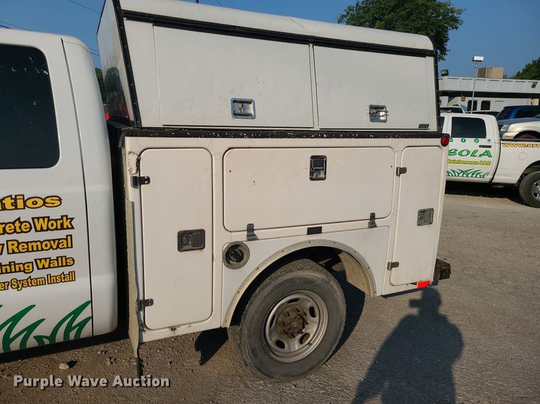 image for item MJ9307 2011 Ford F250 Super Duty XLT  SuperCab utility bed pickup truck