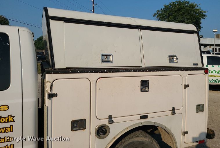 image for item MJ9307 2011 Ford F250 Super Duty XLT  SuperCab utility bed pickup truck