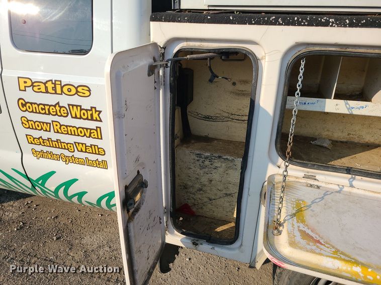 image for item MJ9307 2011 Ford F250 Super Duty XLT  SuperCab utility bed pickup truck