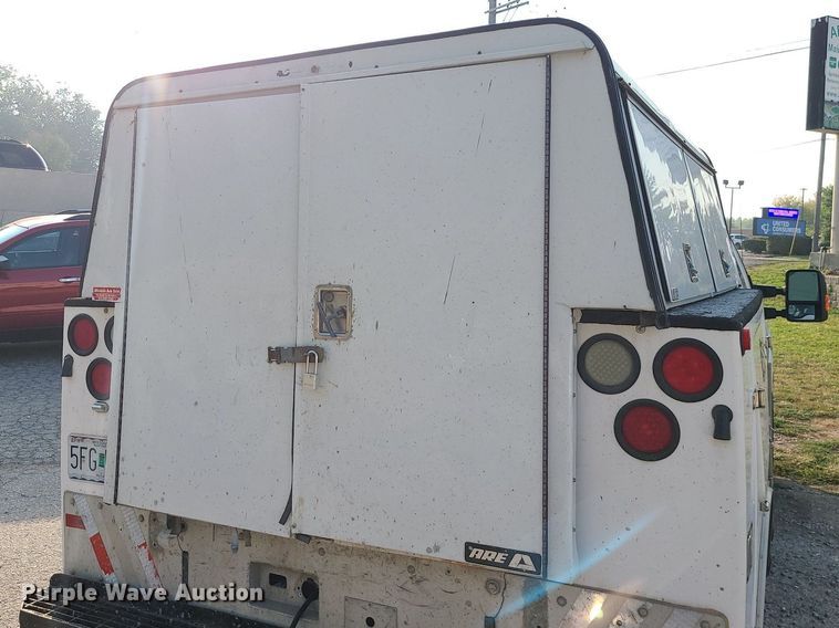 image for item MJ9307 2011 Ford F250 Super Duty XLT  SuperCab utility bed pickup truck