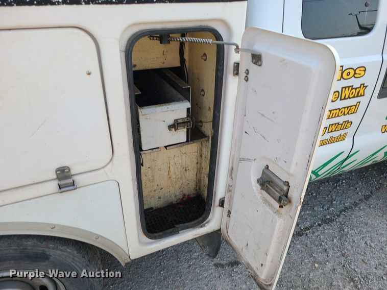 image for item MJ9307 2011 Ford F250 Super Duty XLT  SuperCab utility bed pickup truck