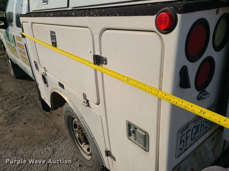 image for item MJ9307 2011 Ford F250 Super Duty XLT  SuperCab utility bed pickup truck