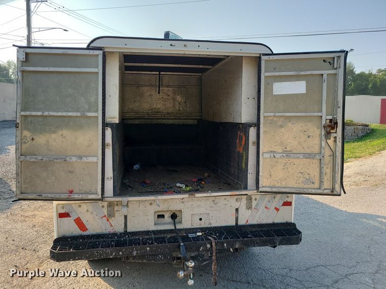 image for item MJ9307 2011 Ford F250 Super Duty XLT  SuperCab utility bed pickup truck