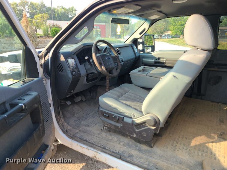 image for item MJ9307 2011 Ford F250 Super Duty XLT  SuperCab utility bed pickup truck