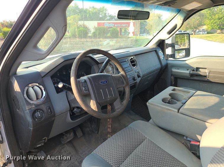 image for item MJ9307 2011 Ford F250 Super Duty XLT  SuperCab utility bed pickup truck