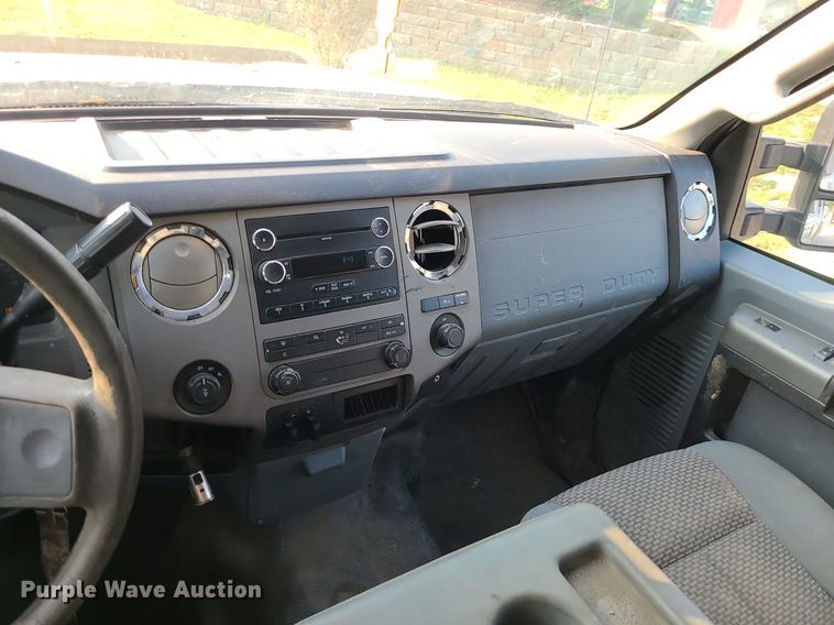 image for item MJ9307 2011 Ford F250 Super Duty XLT  SuperCab utility bed pickup truck