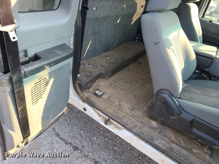 image for item MJ9307 2011 Ford F250 Super Duty XLT  SuperCab utility bed pickup truck