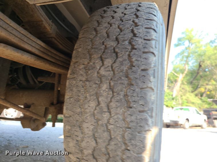 image for item MJ9307 2011 Ford F250 Super Duty XLT  SuperCab utility bed pickup truck