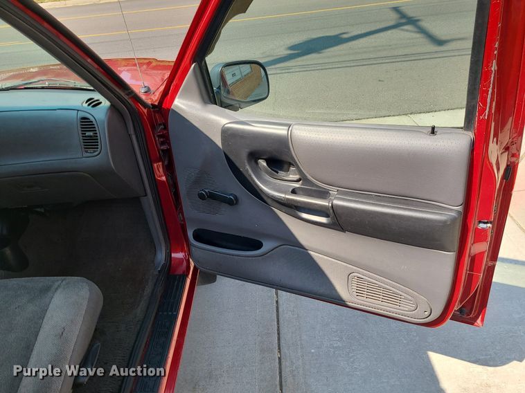 image for item MJ9309 2002 Ford Ranger XLT  pickup truck