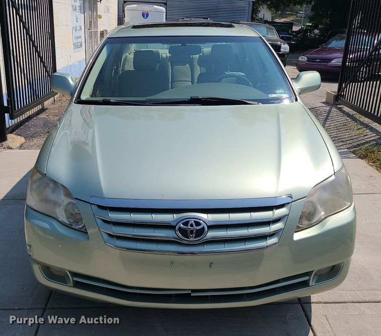 image for item MJ9310 2007 Toyota Avalon XLS  sedan