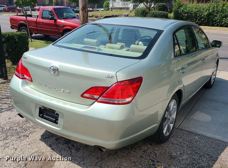 image for item MJ9310 2007 Toyota Avalon XLS  sedan
