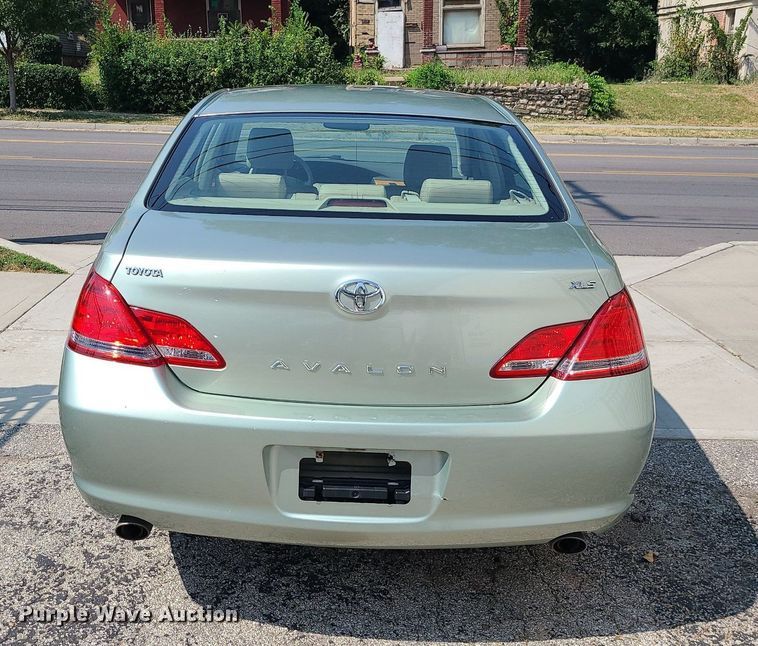 image for item MJ9310 2007 Toyota Avalon XLS  sedan