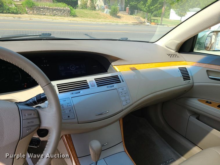 image for item MJ9310 2007 Toyota Avalon XLS  sedan