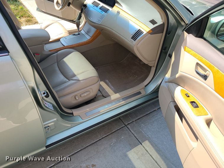 image for item MJ9310 2007 Toyota Avalon XLS  sedan