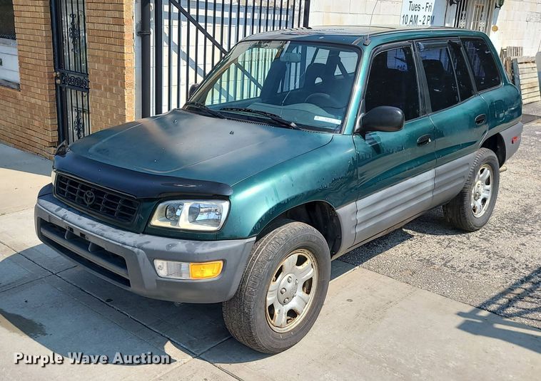 image for item MJ9312 1999 Toyota RAV4  SUV