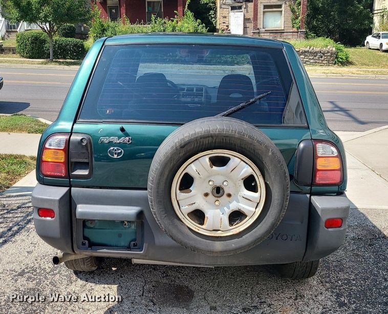 image for item MJ9312 1999 Toyota RAV4  SUV