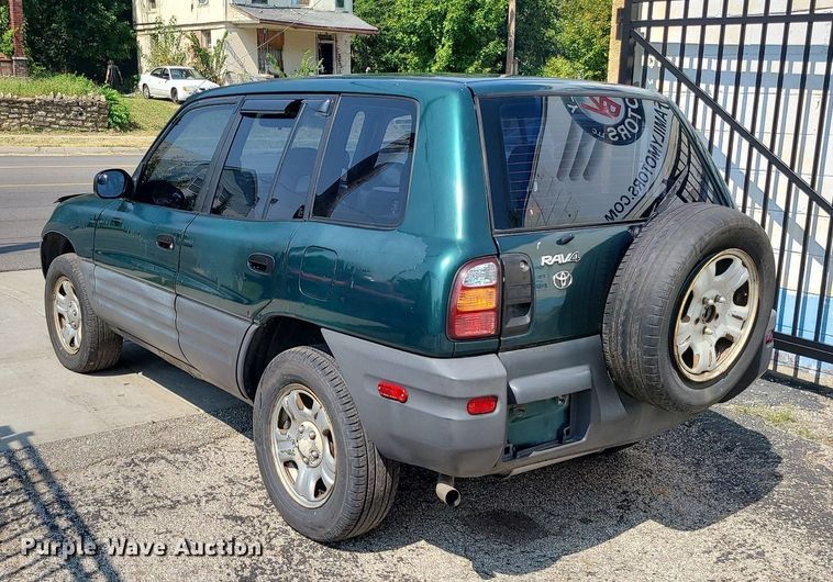 image for item MJ9312 1999 Toyota RAV4  SUV