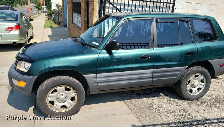 image for item MJ9312 1999 Toyota RAV4  SUV