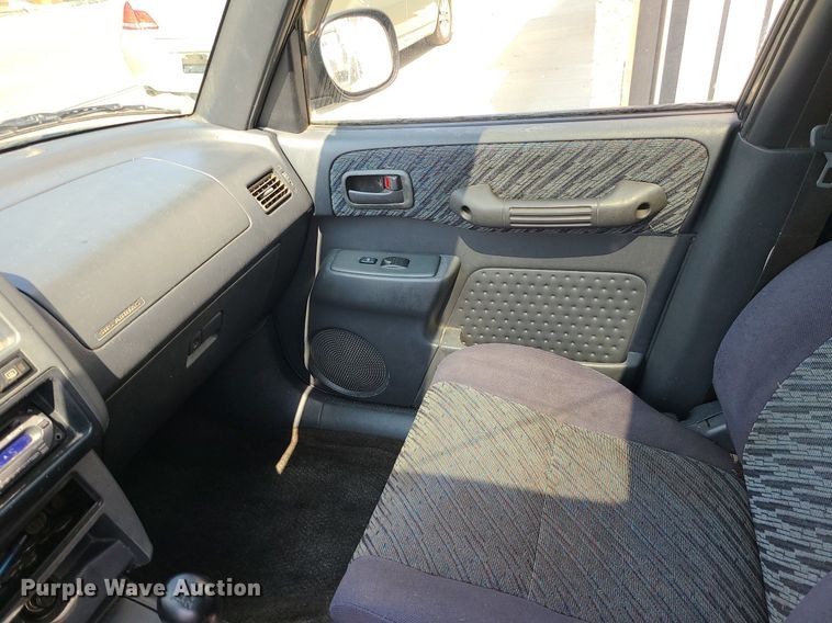 image for item MJ9312 1999 Toyota RAV4  SUV