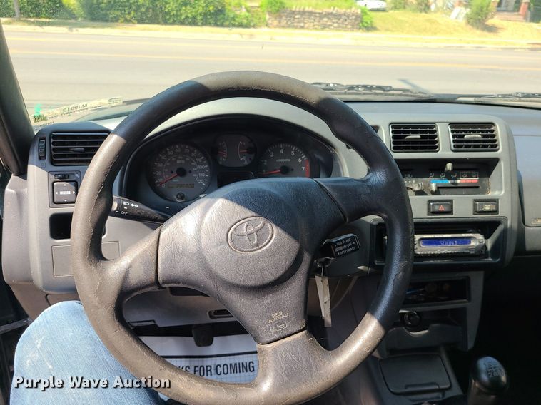 image for item MJ9312 1999 Toyota RAV4  SUV