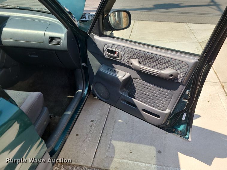 image for item MJ9312 1999 Toyota RAV4  SUV