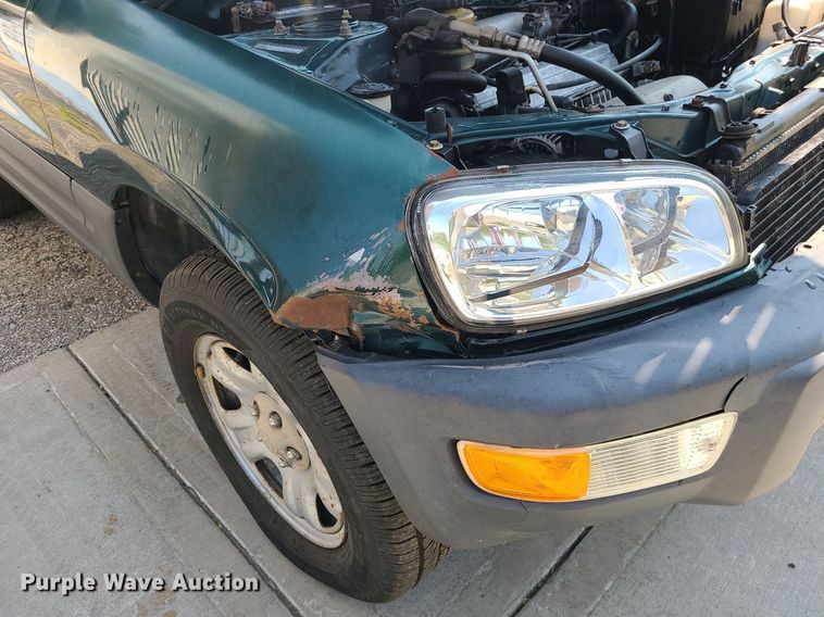 image for item MJ9312 1999 Toyota RAV4  SUV