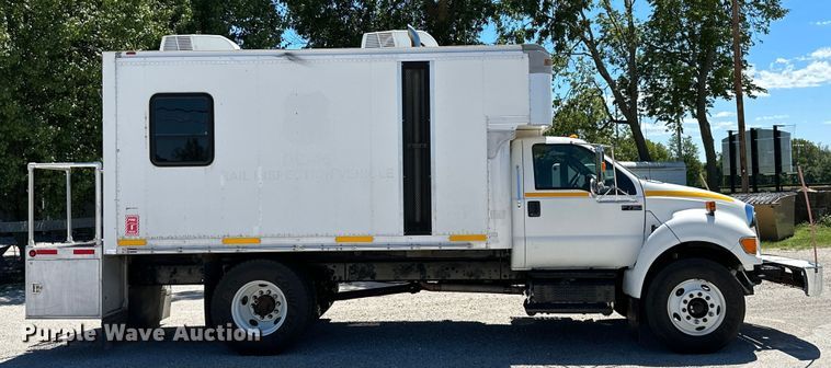 image for item ML9169 2011 Ford F750 Super Duty  box truck