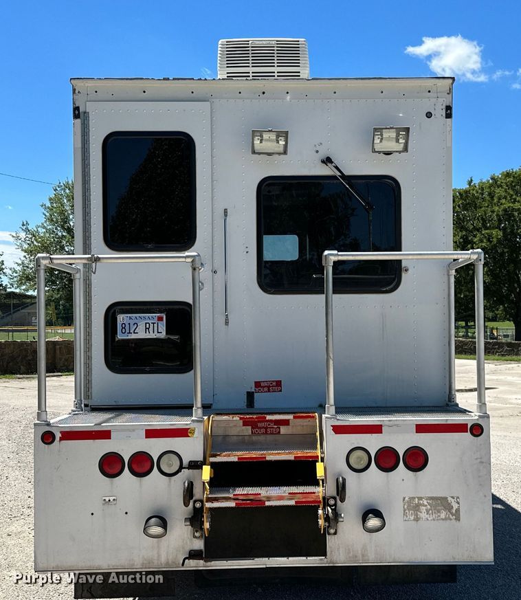 image for item ML9169 2011 Ford F750 Super Duty  box truck