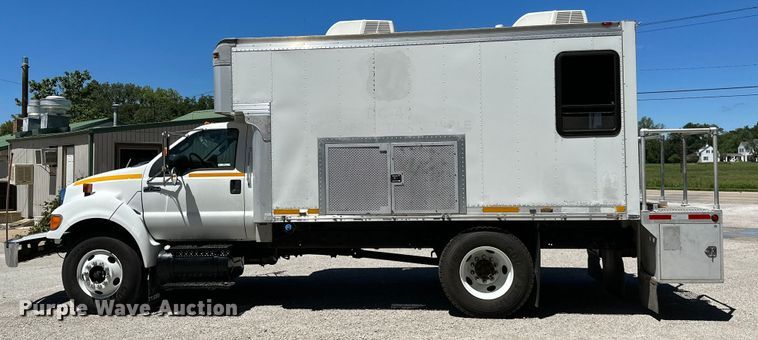 image for item ML9169 2011 Ford F750 Super Duty  box truck
