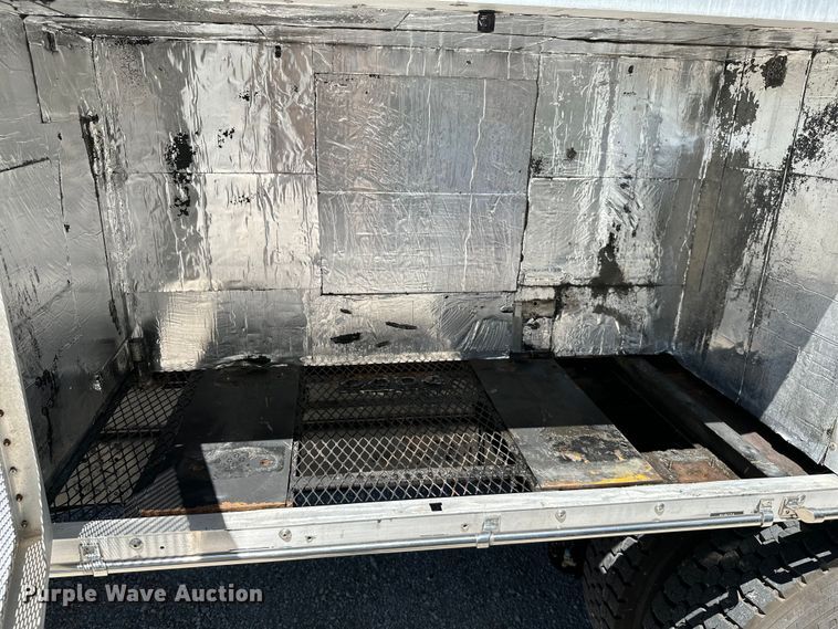 image for item ML9169 2011 Ford F750 Super Duty  box truck