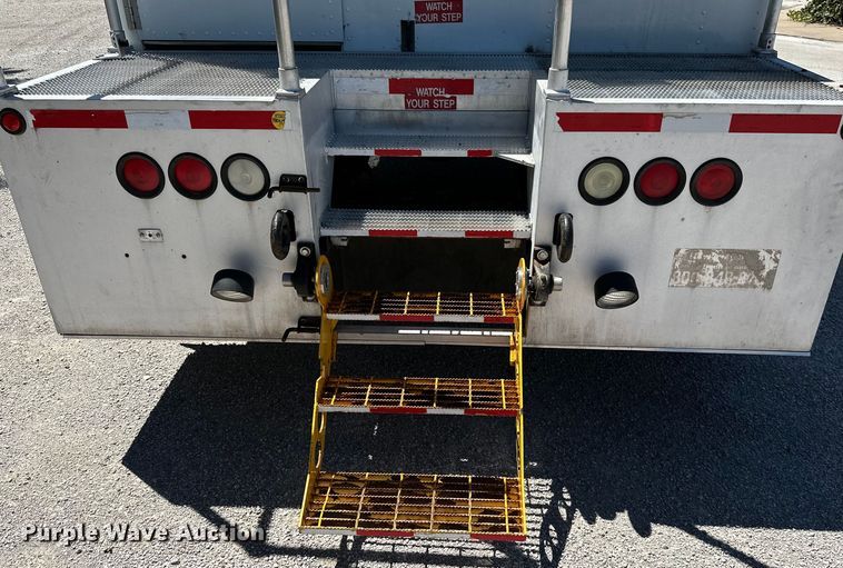 image for item ML9169 2011 Ford F750 Super Duty  box truck