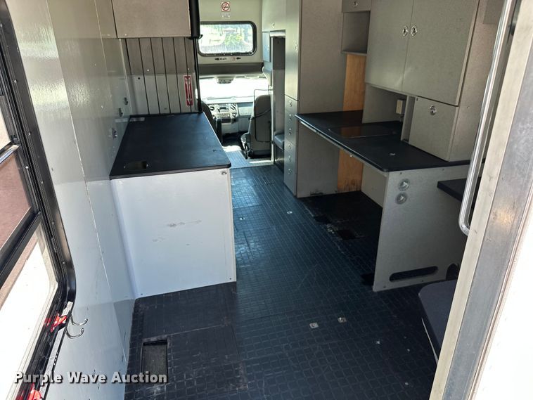 image for item ML9169 2011 Ford F750 Super Duty  box truck