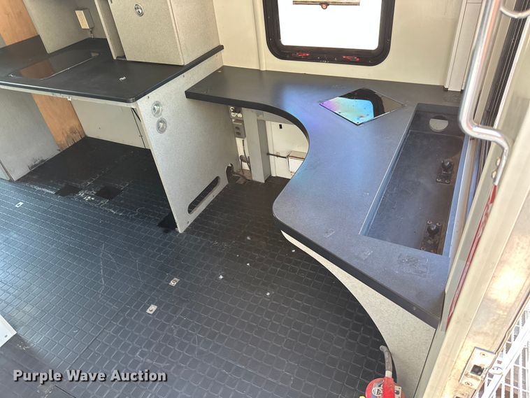 image for item ML9169 2011 Ford F750 Super Duty  box truck