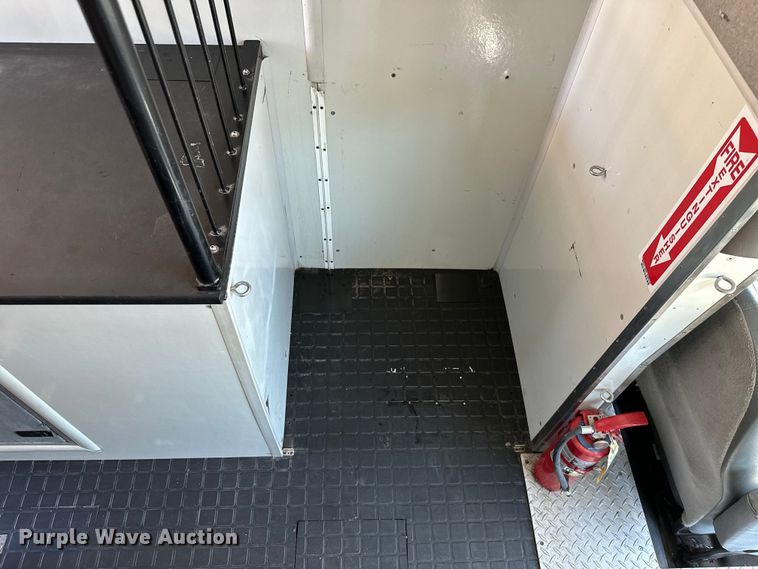 image for item ML9169 2011 Ford F750 Super Duty  box truck